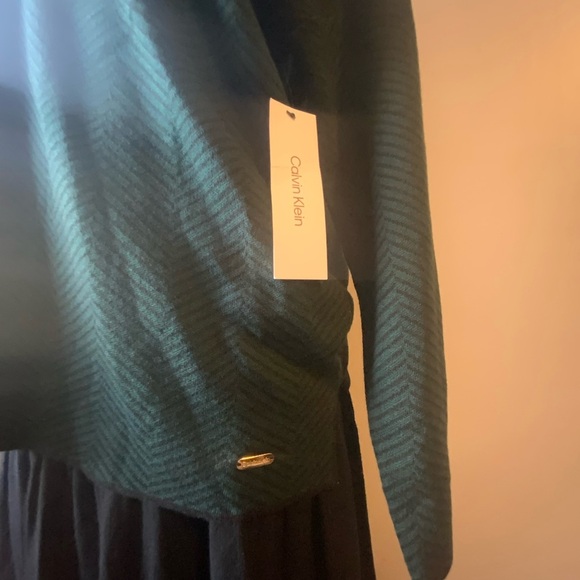 Calvin Klein Dark Green Knit Top - Picture 4 of 5